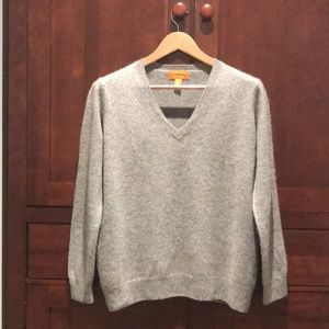 100% Cashmere V-Neck Relaxed Sweater, Size M